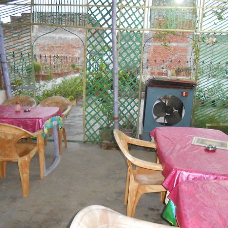 Elvis Guest House Варанасі Екстер'єр фото